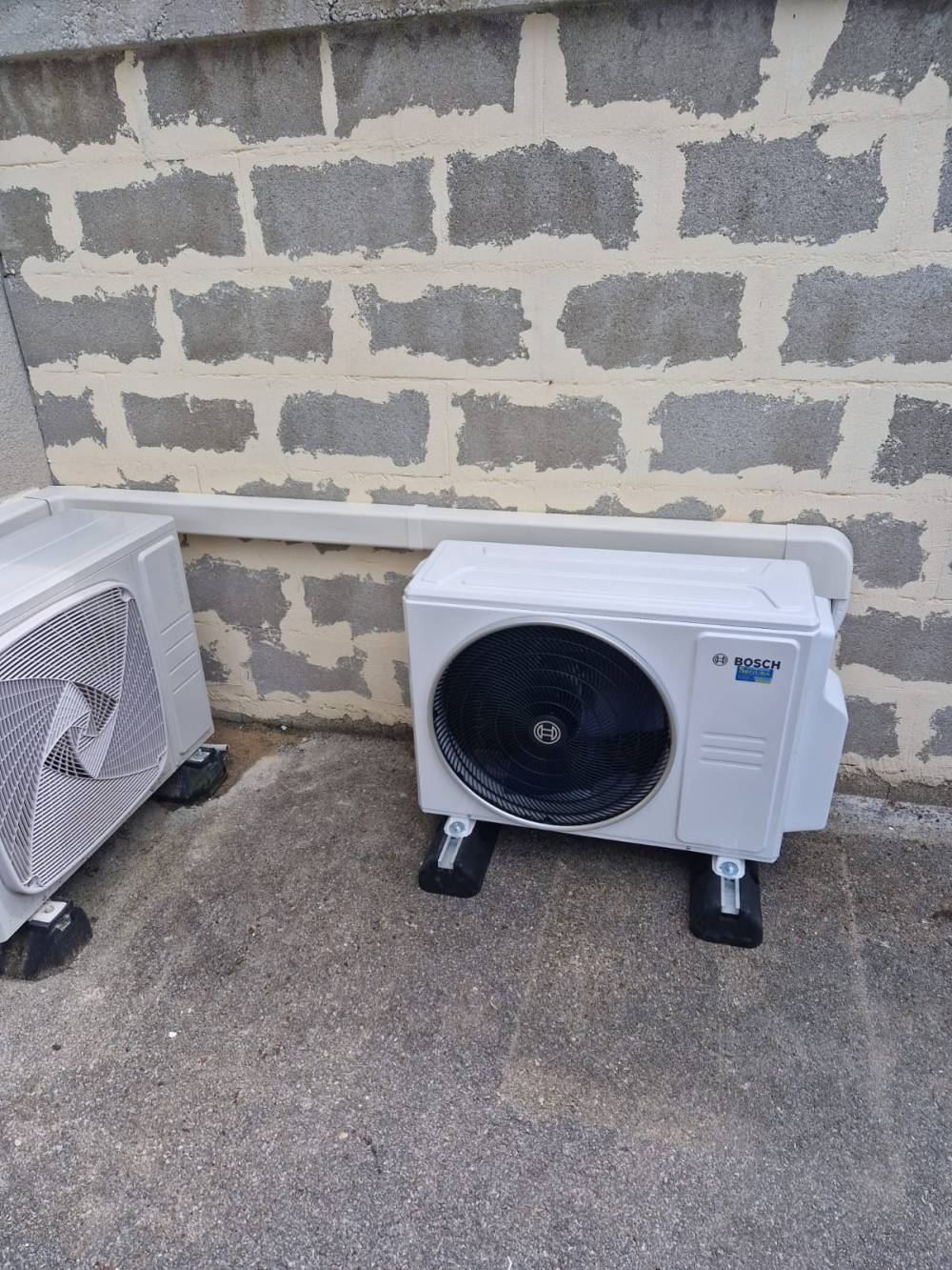 Climatisation - VEZERONCE - BOSCH Groupe extérieur Photo 1-3