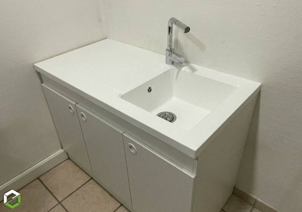 Installation d'un meuble vasque pour salle de bain  cabinet médical à Bourgoin